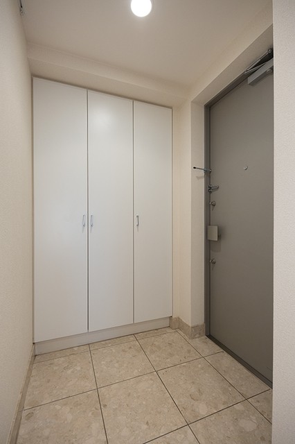 ※写真は同タイプ住戸です。(玄関)