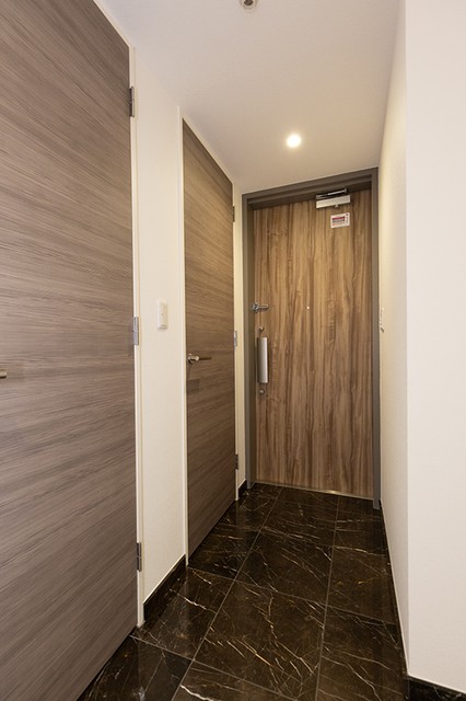 ※写真は同タイプ住戸です。(玄関)