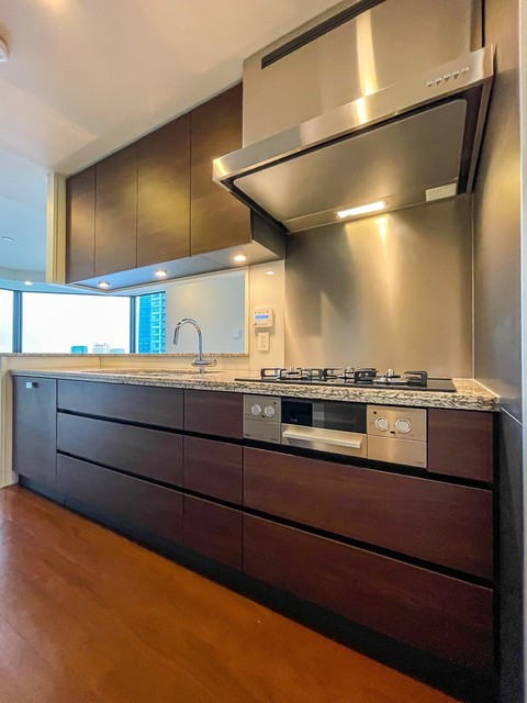 ※写真は同タイプ住戸です。(キッチン)