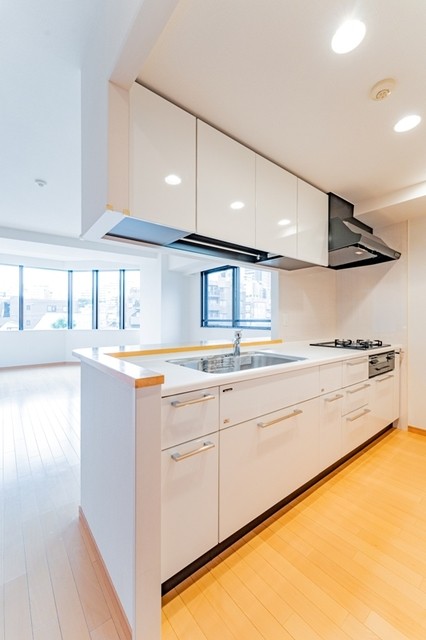 ※写真は同タイプ住戸です。(キッチン)