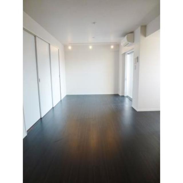 ※写真は同タイプ住戸です。(居間)