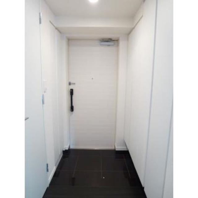 ※写真は同タイプ住戸です。(玄関)