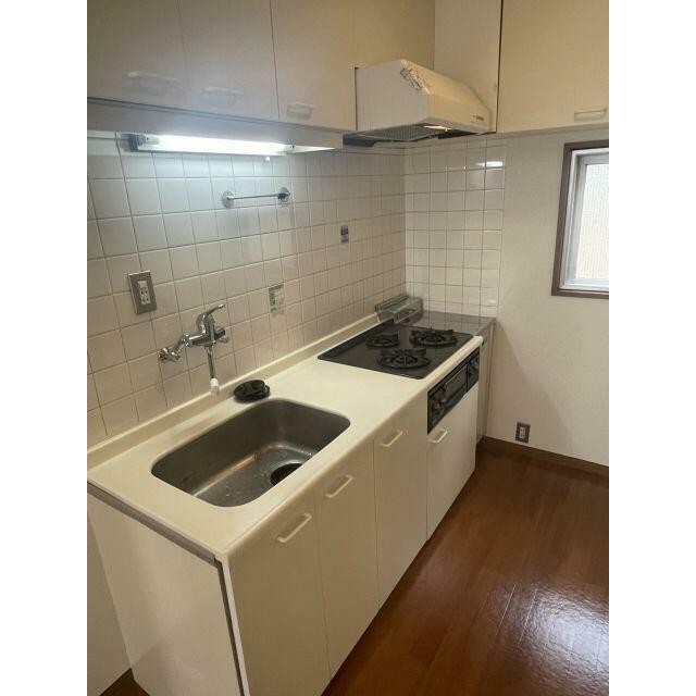 システムキッチン（3口ガスコンロ・グリル付き）(キッチン)