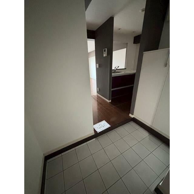 ※同仕様写真含む(玄関)