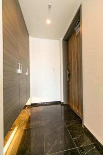 ※写真は同タイプ住戸です。(玄関)