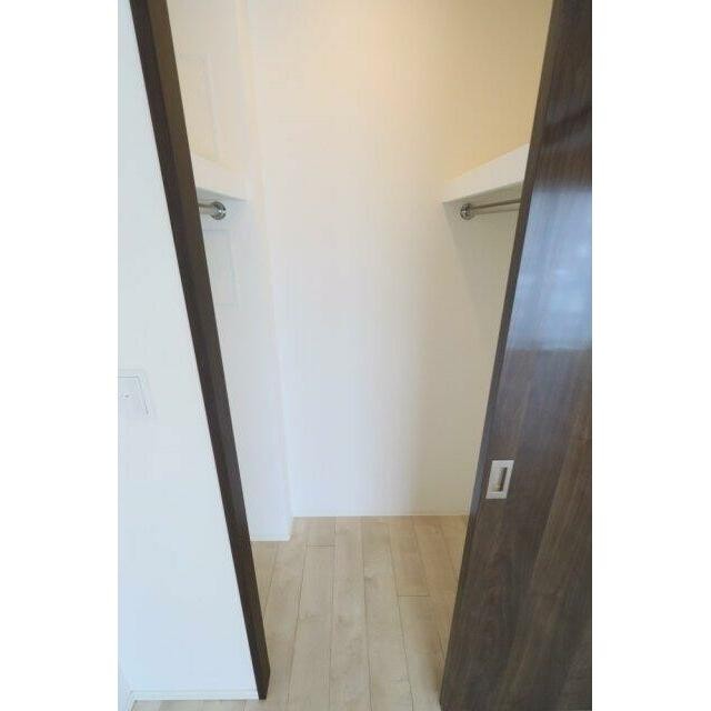 ウォークインクローゼット(内装)