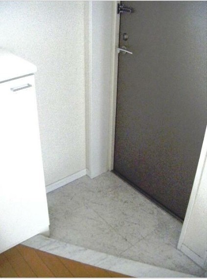 (玄関)