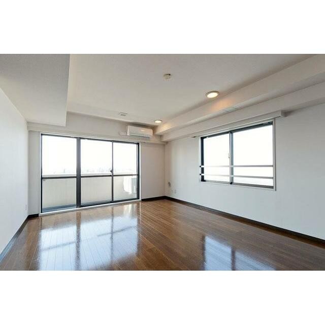 ※写真は同タイプ住戸です。(居間)