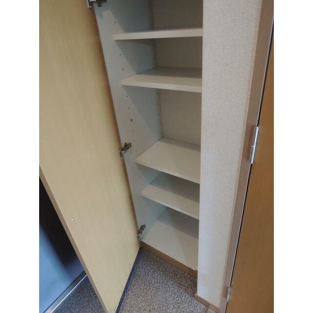 シューズボックズ