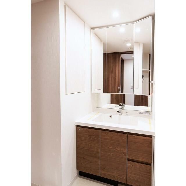 【家具/調度品に関しては配置例を示したものであり、実際の賃貸には含まれません】(内装)