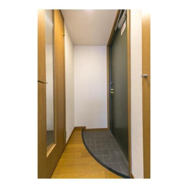 ※写真は同タイプ住戸です。(玄関)