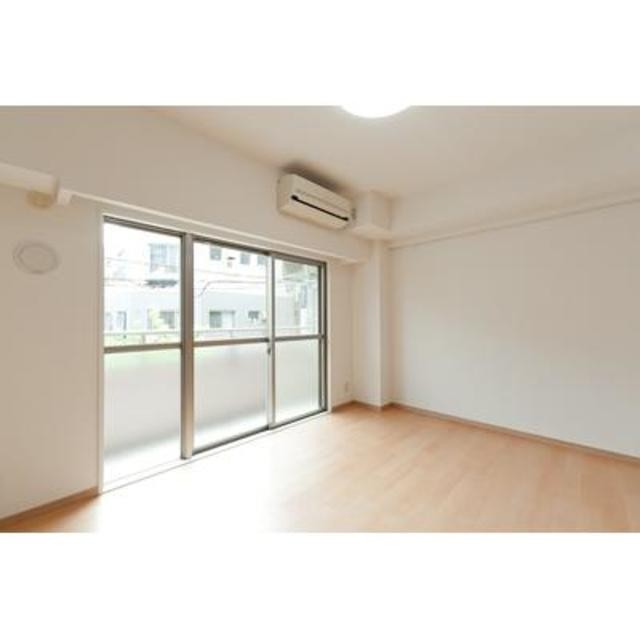 ※写真は同タイプ住戸です。(居間)