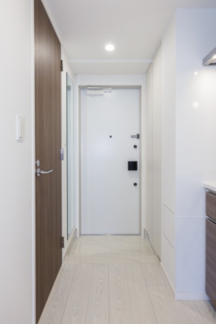 ※写真は同タイプ住戸です。(玄関)