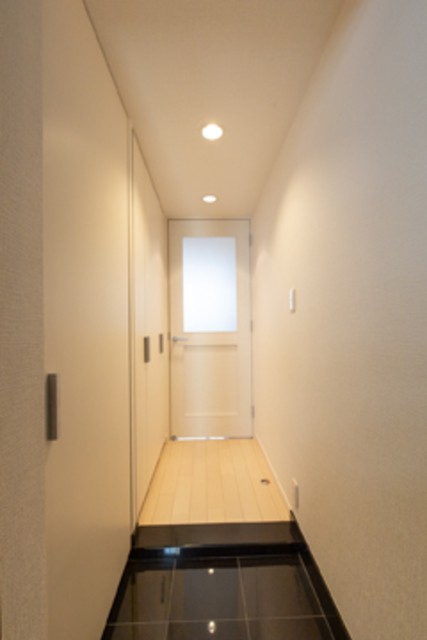 ※写真は同タイプ住戸です。(玄関)