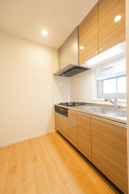 ※写真は同タイプ住戸です。(キッチン)