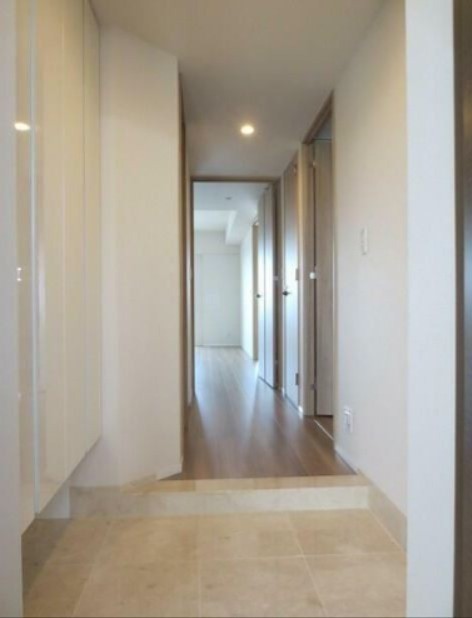 ※同仕様写真含む(玄関)