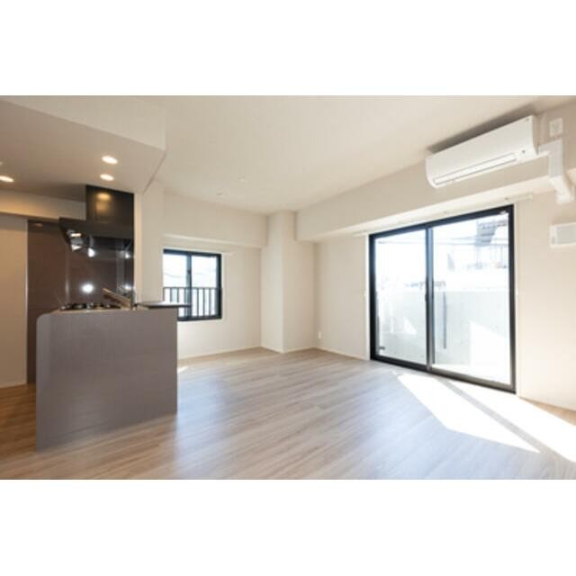 ※写真は同タイプ住戸です。(居間)