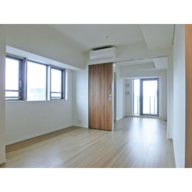 ※写真は同タイプ住戸です。(居間)