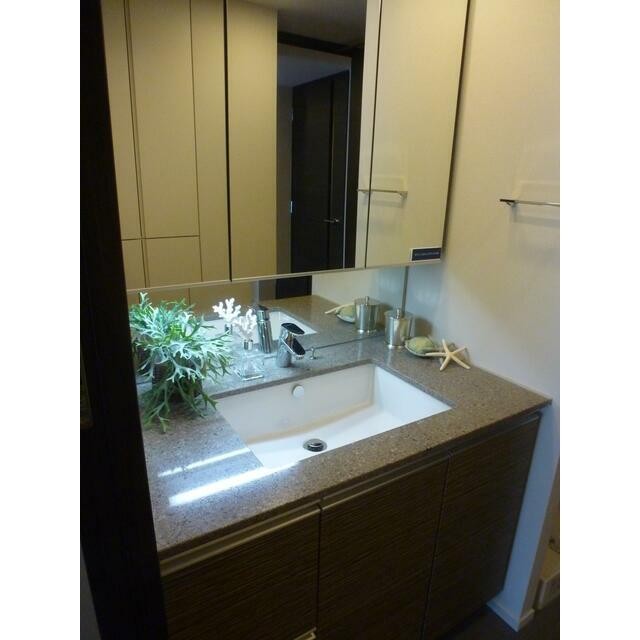 Hタイプ2013年11月撮影 MR時の写真で調度品等は含まれません。(内装)