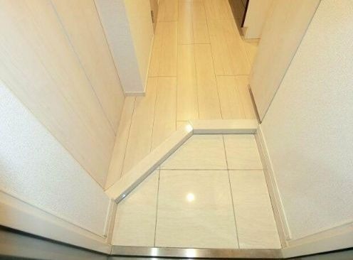 ※同仕様写真含む(玄関)