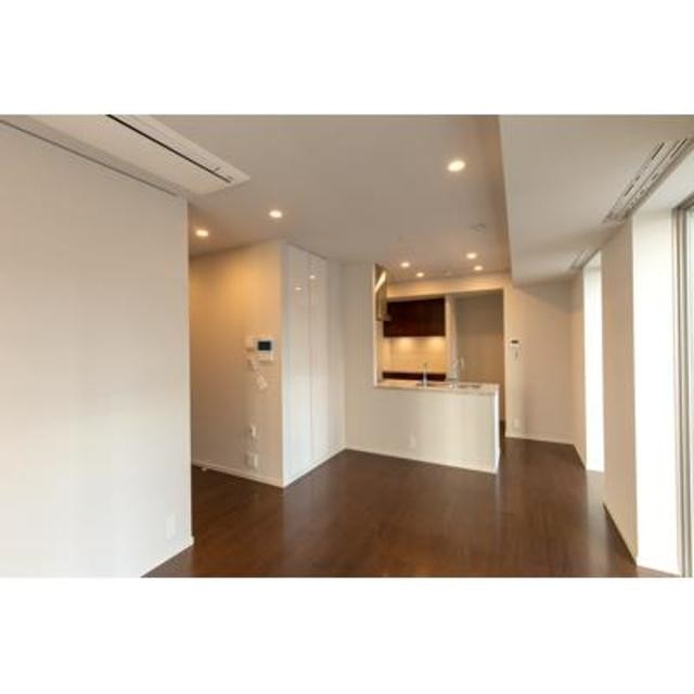 ※写真は同タイプ住戸です。(居間)