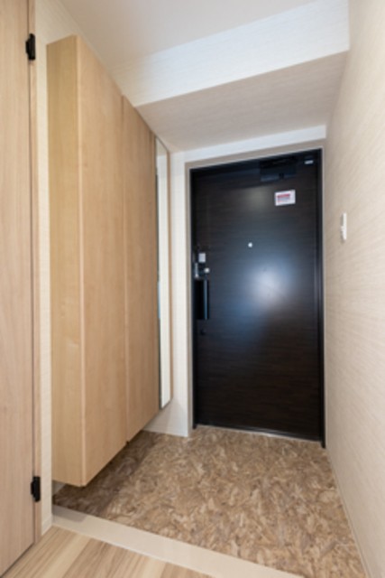 ※写真は同タイプ住戸です。(玄関)