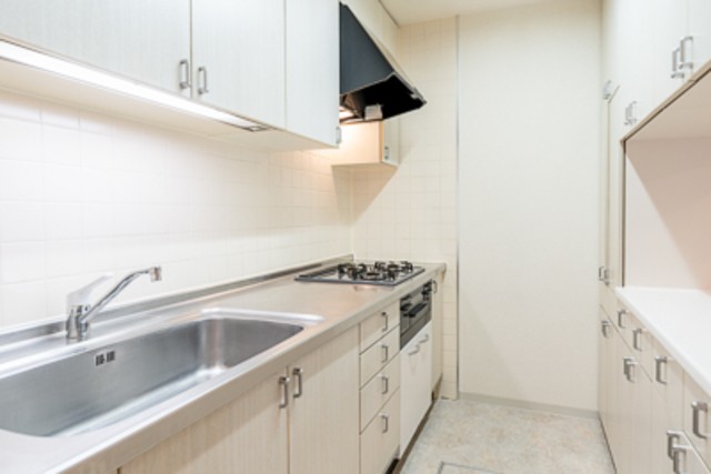 ※写真は同タイプ住戸です。(キッチン)