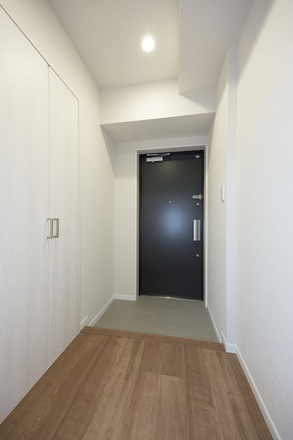 ※写真は同タイプ住戸です。(玄関)