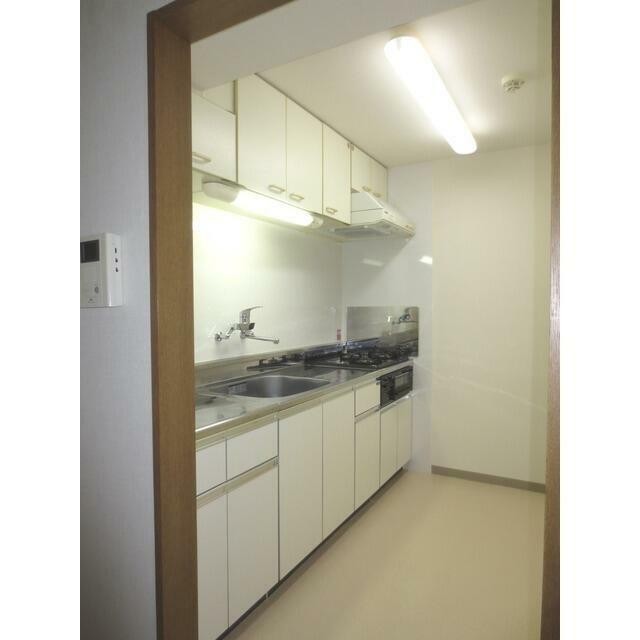 ガスコンロ設置有りとなります。(キッチン)