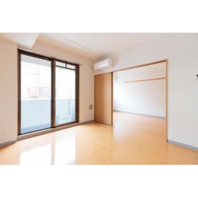 ※写真は同タイプ住戸です。(居間)