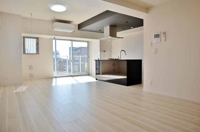 ※写真は同タイプ住戸です。(居間)