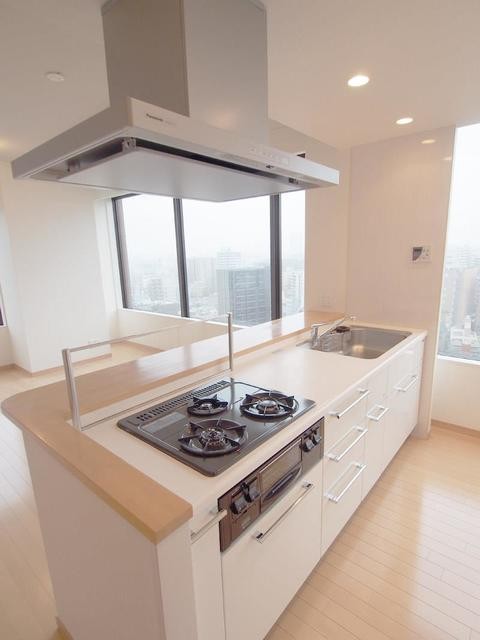 ※写真は同タイプ住戸です。(キッチン)