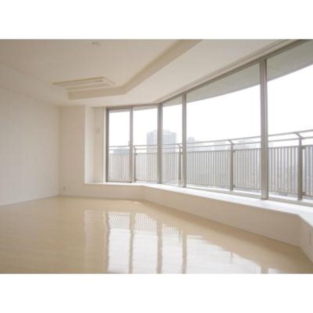 ※写真は同タイプ住戸です。(居間)