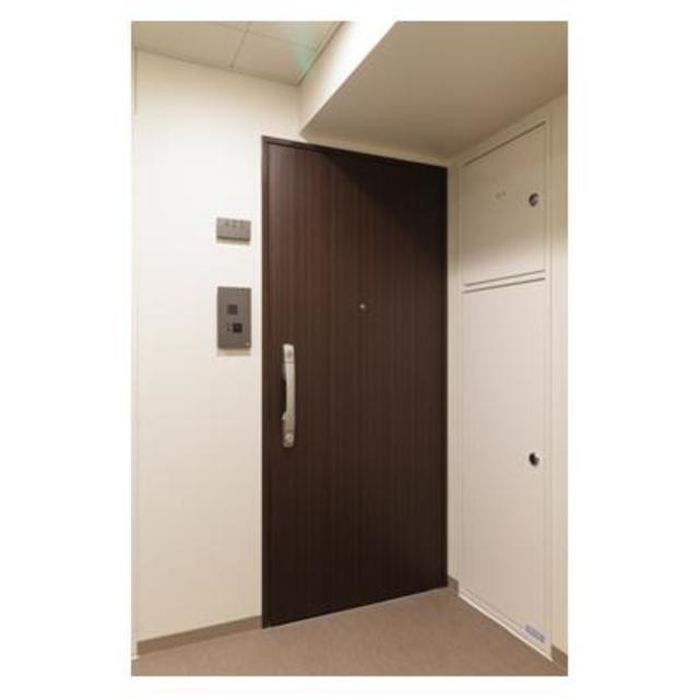 ※写真は同タイプ住戸です。(玄関)