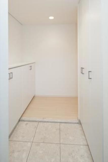 ※写真は同タイプ住戸です。(玄関)