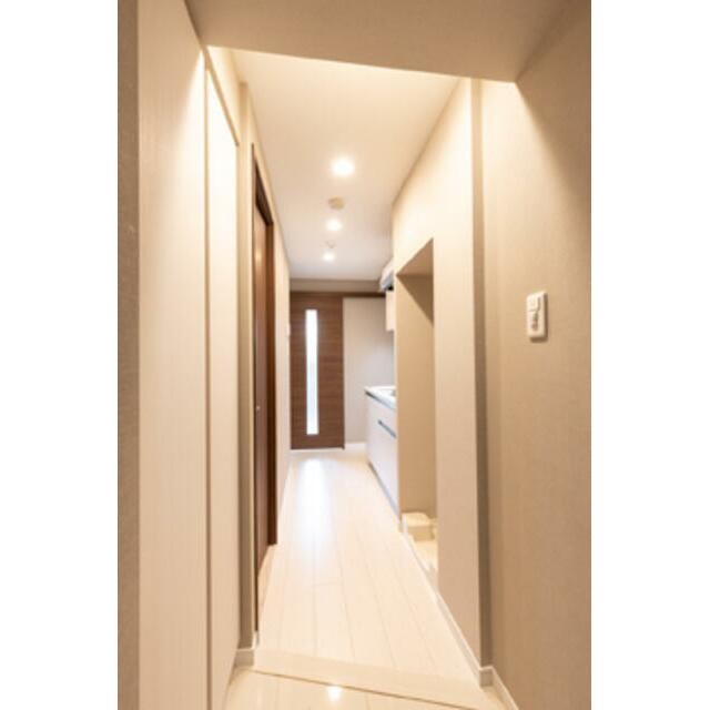 ※写真は同タイプ住戸です。(玄関)