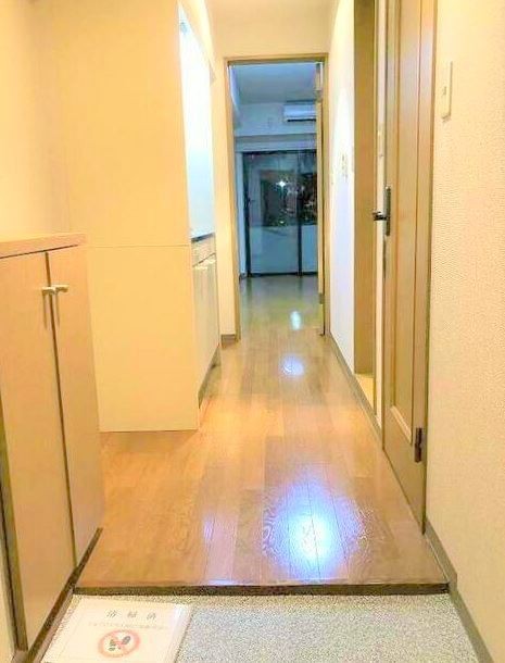 ※同仕様写真含む(玄関)