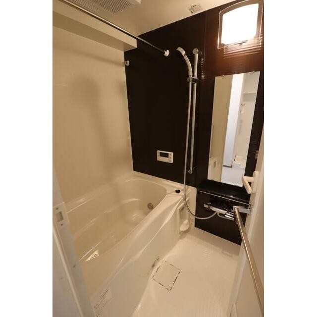 ※別号室のため室内フローリング等配色が異なります。(風呂)