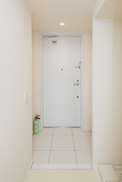 ※写真は同タイプ住戸です。(玄関)