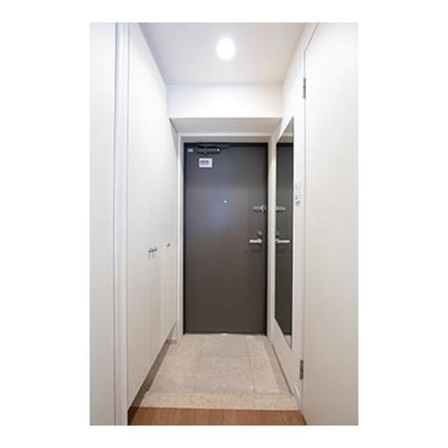 ※写真は同タイプ住戸です。(玄関)
