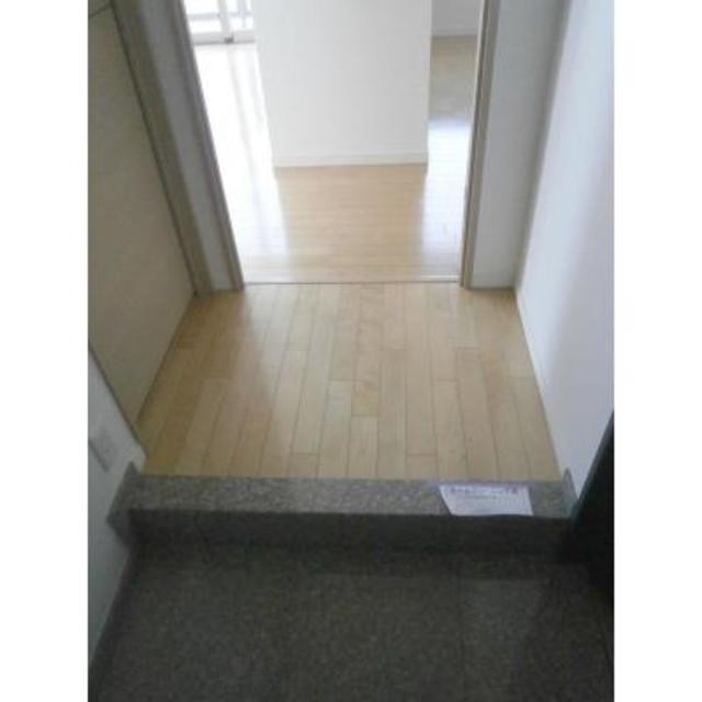 ※写真は同タイプ住戸です。(玄関)
