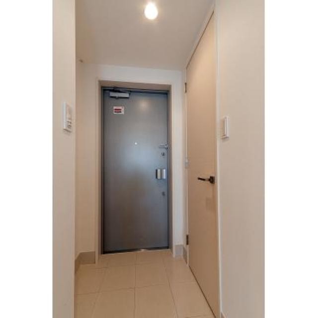 ※写真は同タイプ住戸です。(玄関)