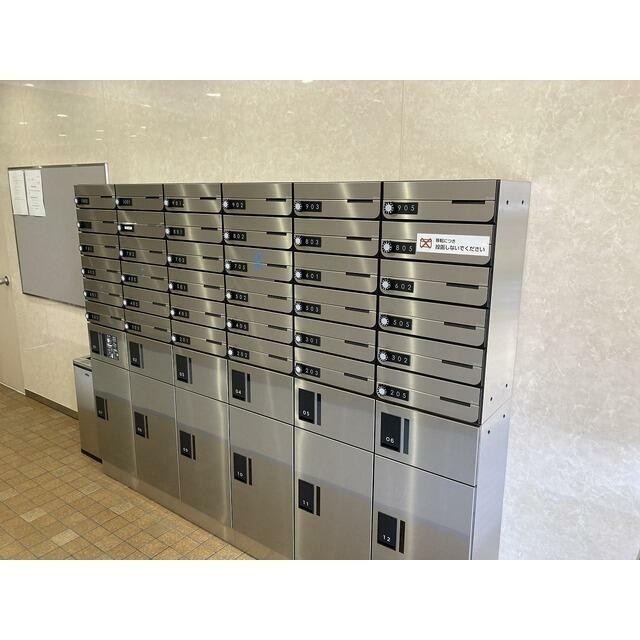 宅配ボックス有り