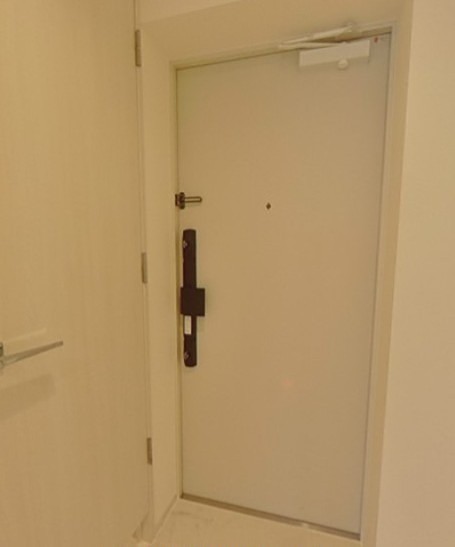 ※同仕様写真含む(玄関)