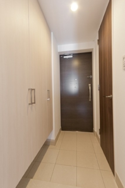 ※写真は同タイプ住戸です。(玄関)