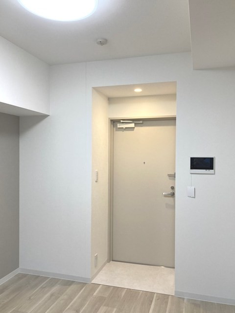 ※写真は同タイプ住戸です。(玄関)