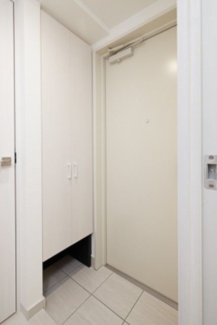 ※写真は同タイプ住戸です。(玄関)