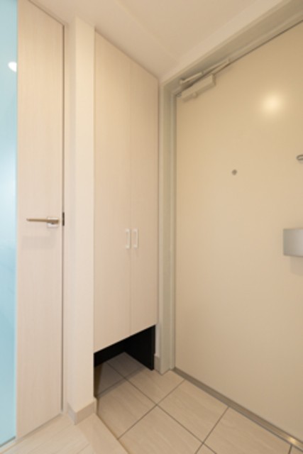 ※写真は同タイプ住戸です。(玄関)