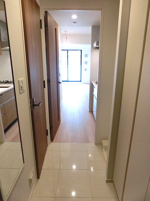 ※写真は同タイプ住戸です。(玄関)