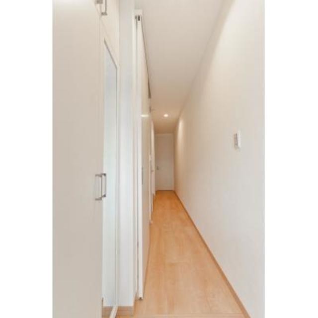 ※写真は同タイプ住戸です。(玄関)